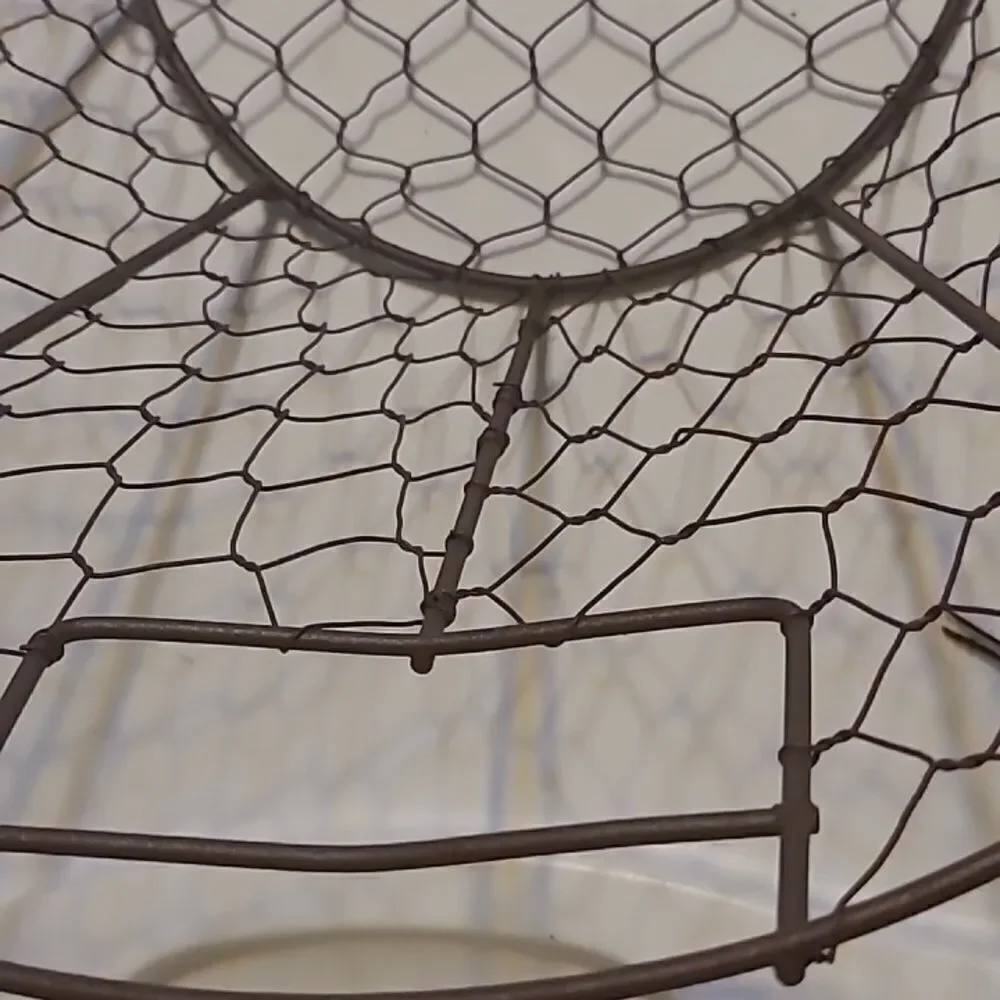 Wire Basket with Handle - Brown